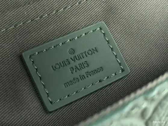 S-Cape LOUIS Messenger-28*16*10cm VUITTON 0619